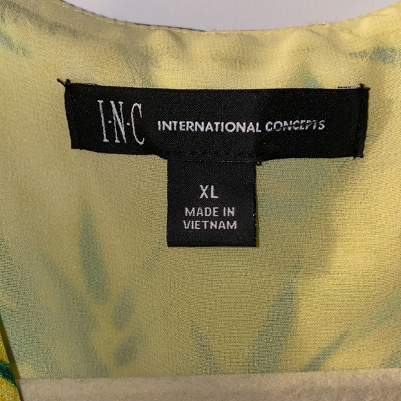 NWOT Inc Beautiful vibrant color wrap around dress - Picture 8 of 10